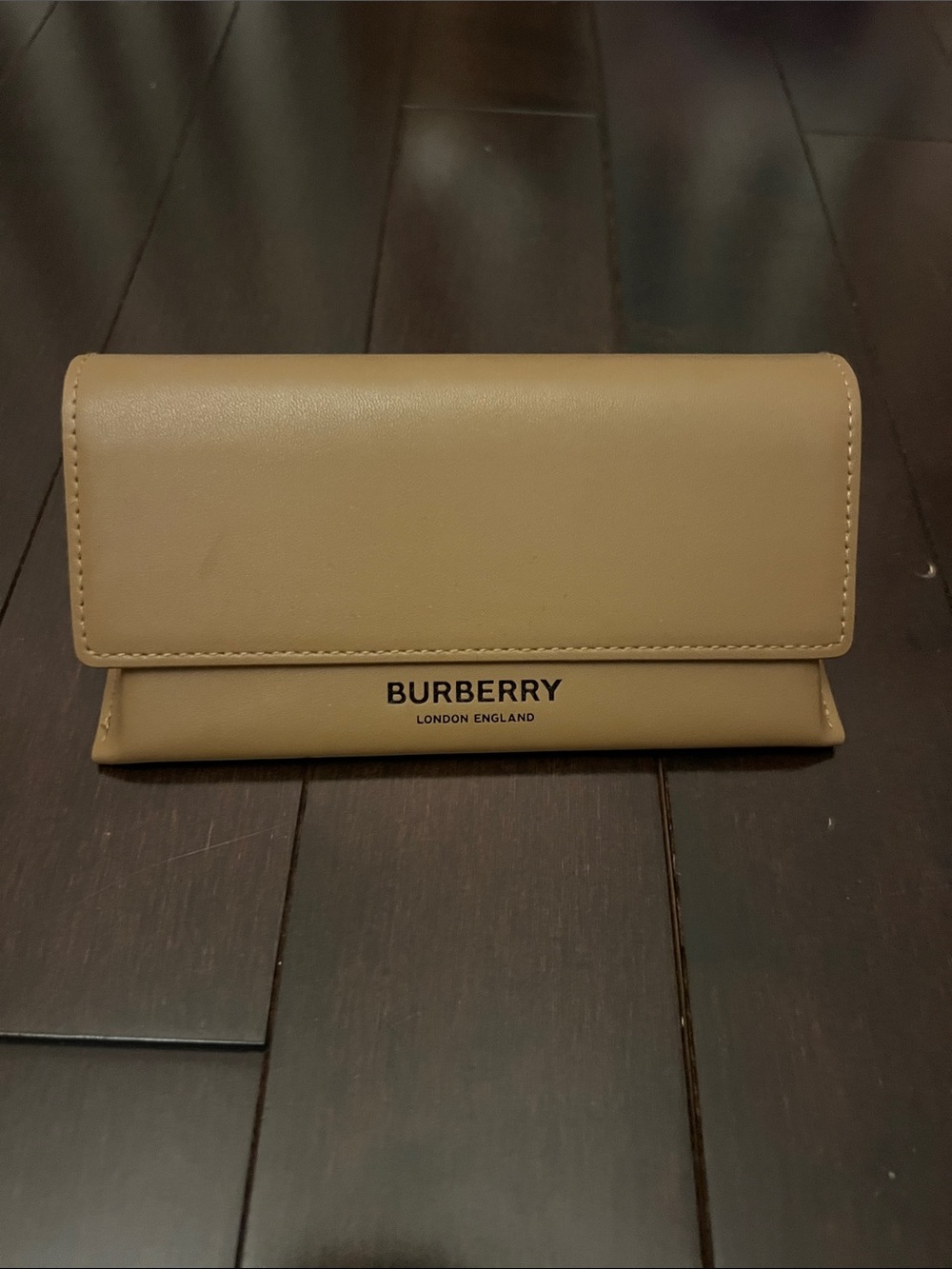 Authentic Burberry Tan Leather Sunglasses Case — Excellent Condition